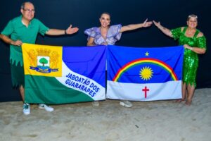 Leia mais sobre o artigo Prefeito Mano Medeiros, a cantora Clara Sobral e a primeira-dama Andréa Medeiros, em Candeias