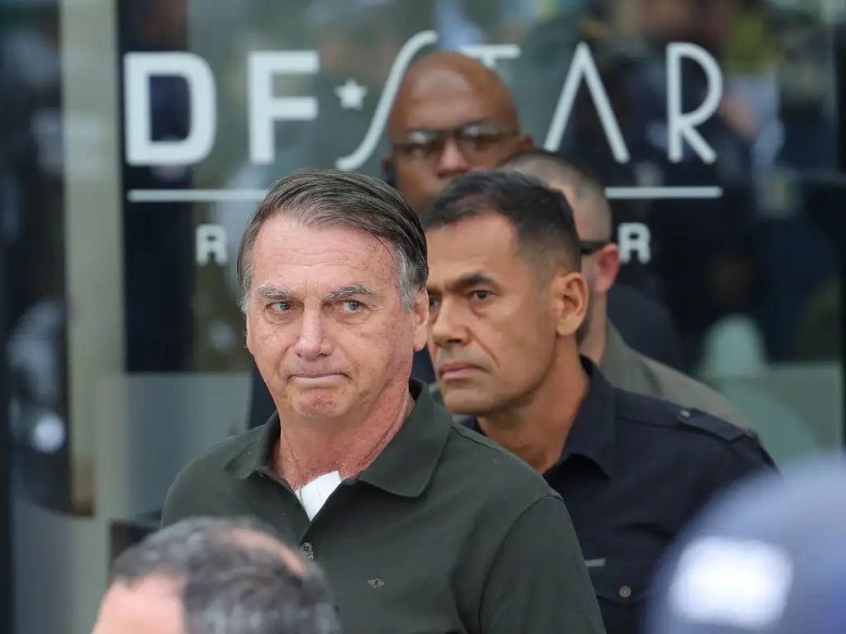 Leia mais sobre o artigo Perícia frustra defesa e mantém Bolsonaro na Papudinha