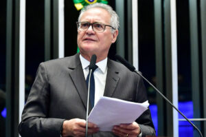 Leia mais sobre o artigo Aliados de Alcolumbre veem interesse de Renan em oitiva de Vorcaro