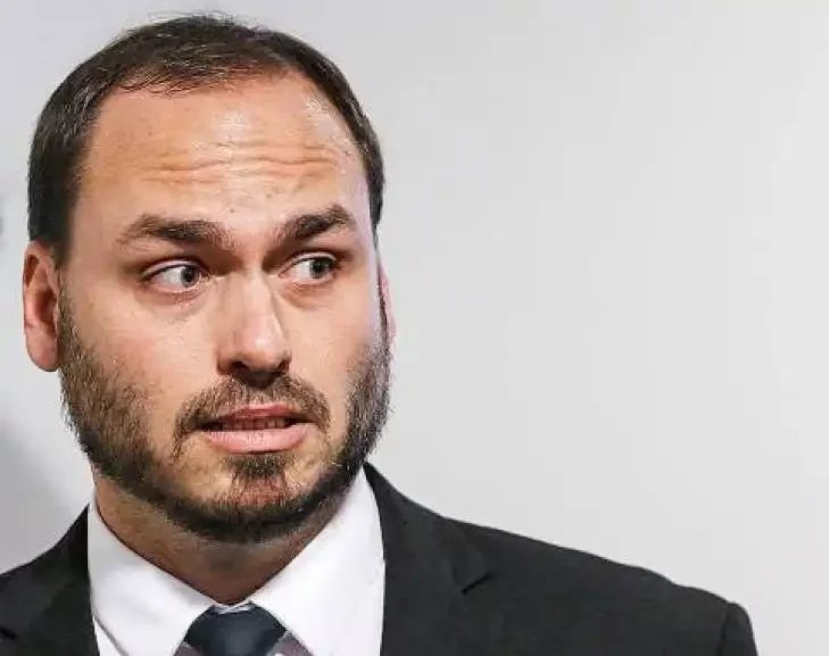 Leia mais sobre o artigo Carlos Bolsonaro acusa PL de organizar ataques contra filhos de Bolsonaro