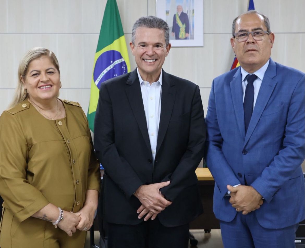 Leia mais sobre o artigo Mano Medeiros e Andréa Medeiros cumprem agenda em Brasília em busca de recursos para Jaboatão dos Guararapes