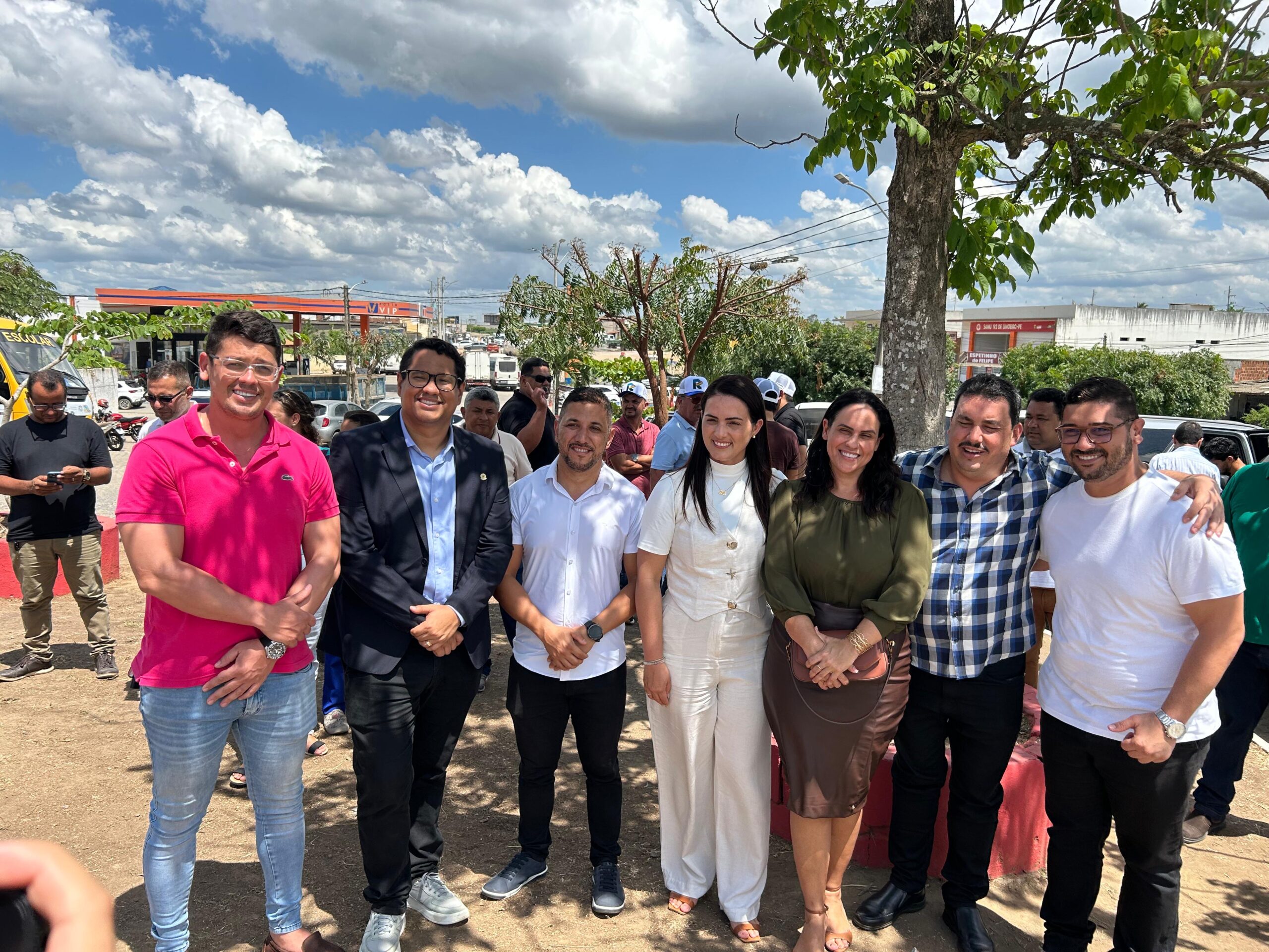 Leia mais sobre o artigo Marcelo Coelho acompanha agenda da governadora Raquel Lyra em Limoeiro e Vitória de Santo Antão e reforça busca por investimentos para Feira Nova