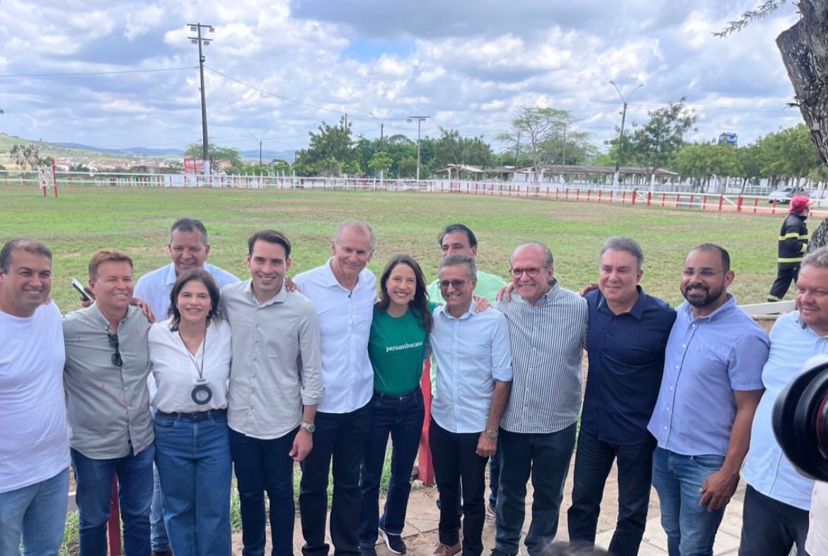 Leia mais sobre o artigo Prefeito Joel Gonzaga acompanha agenda da governadora Raquel Lyra em Limoeiro ao lado da Secretaria de Governo de Feira Nova