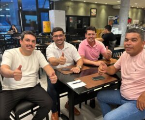 Leia mais sobre o artigo Marcelo Coelho se reúne com Cleber Chaparral para discutir avanços e benefícios para Feira Nova