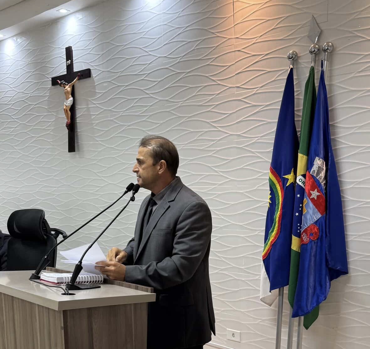 Leia mais sobre o artigo Vereador Sidcley cobra ações do município sobre aplicação de asfalto em São Bento do Una