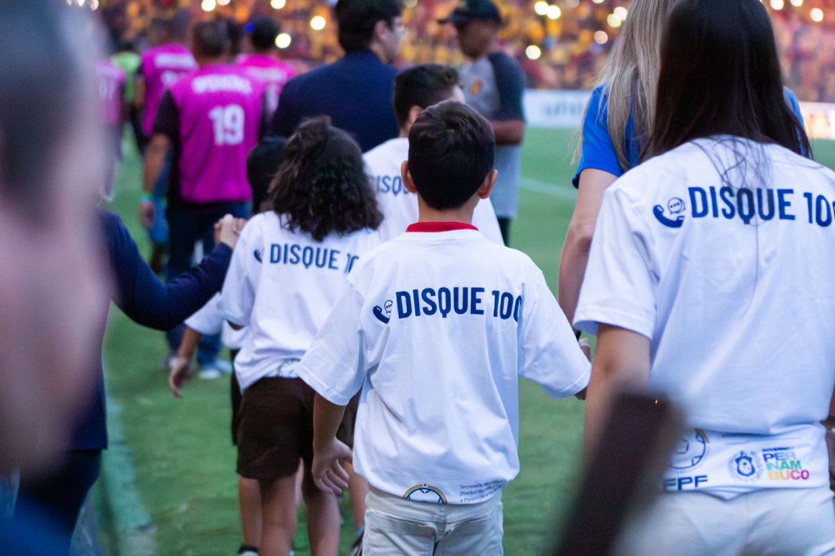 Leia mais sobre o artigo Clássico entre Sport e Náutico transforma a Ilha do Retiro em espaço de conscientização sobre o combate ao desaparecimento de crianças e adolescentes e ao tráfico de pessoas