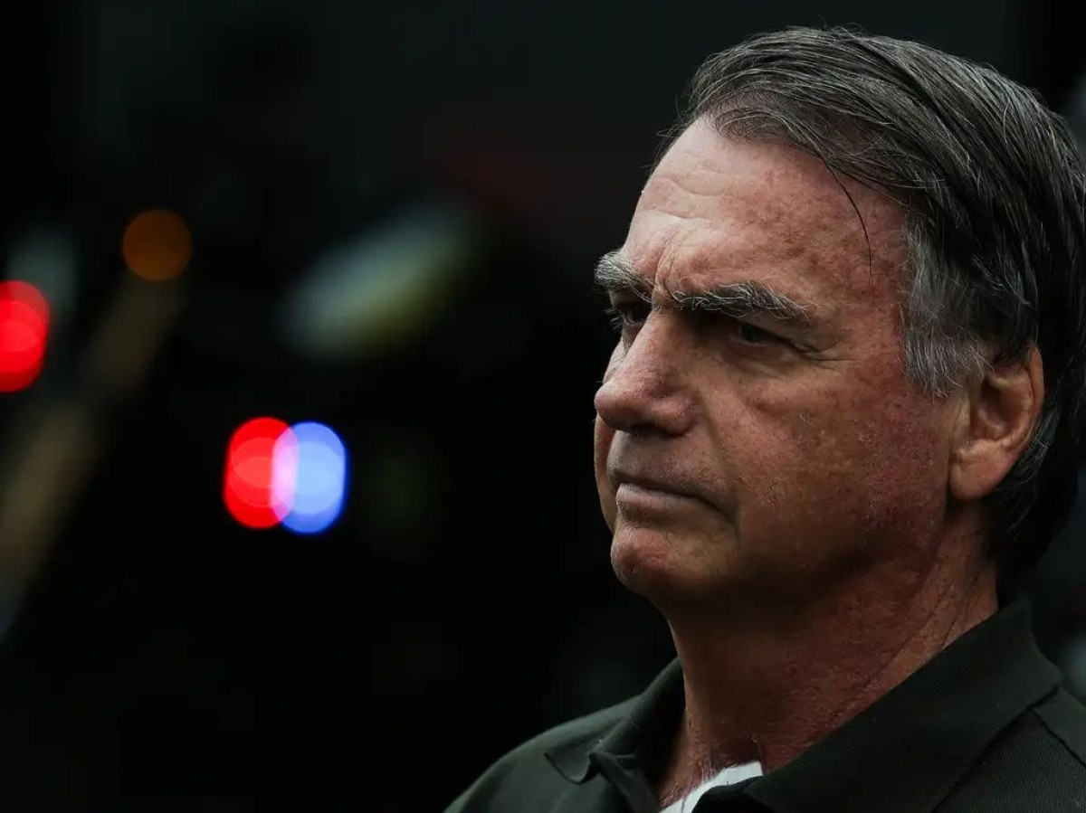 Leia mais sobre o artigo Bolsonaro deixa UTI e é transferido para unidade semi-intensiva