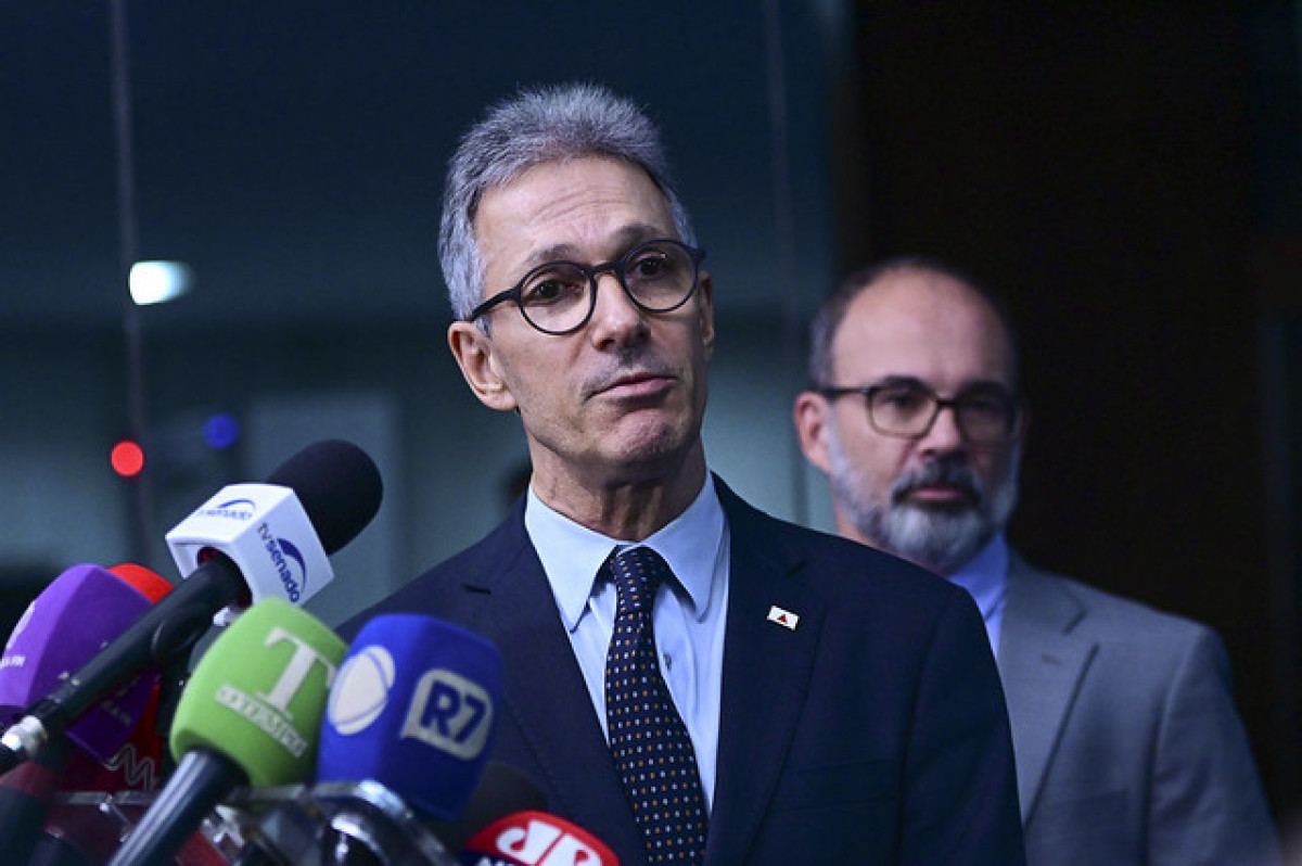 Leia mais sobre o artigo Bolsonaro quer Zema como vice de Flávio