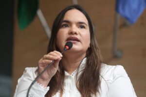 Leia mais sobre o artigo Michele Collins critica escolha de Erika Hilton e faz apelo às mulheres