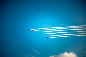 Leia mais sobre o artigo Vereador Carlos Henrique prestigia apresentação da Esquadrilha da Fumaça nos 400 anos de Vitória de Santo Antão