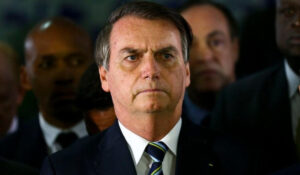 Leia mais sobre o artigo Bolsonaro melhora, mas continua em estado que exige cuidados intensivos