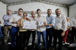 Leia mais sobre o artigo A Casa É Sua entrega 660 títulos e regulariza 1.868 imóveis nos Coelhos