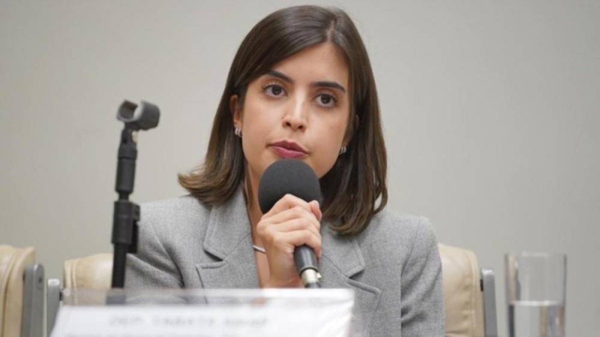 Leia mais sobre o artigo Projeto quer regular uso de deepfakes e proteger identidade