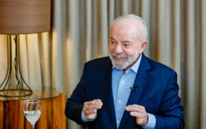 Leia mais sobre o artigo Lula reúne equipe econômica para discutir endividamento das famílias