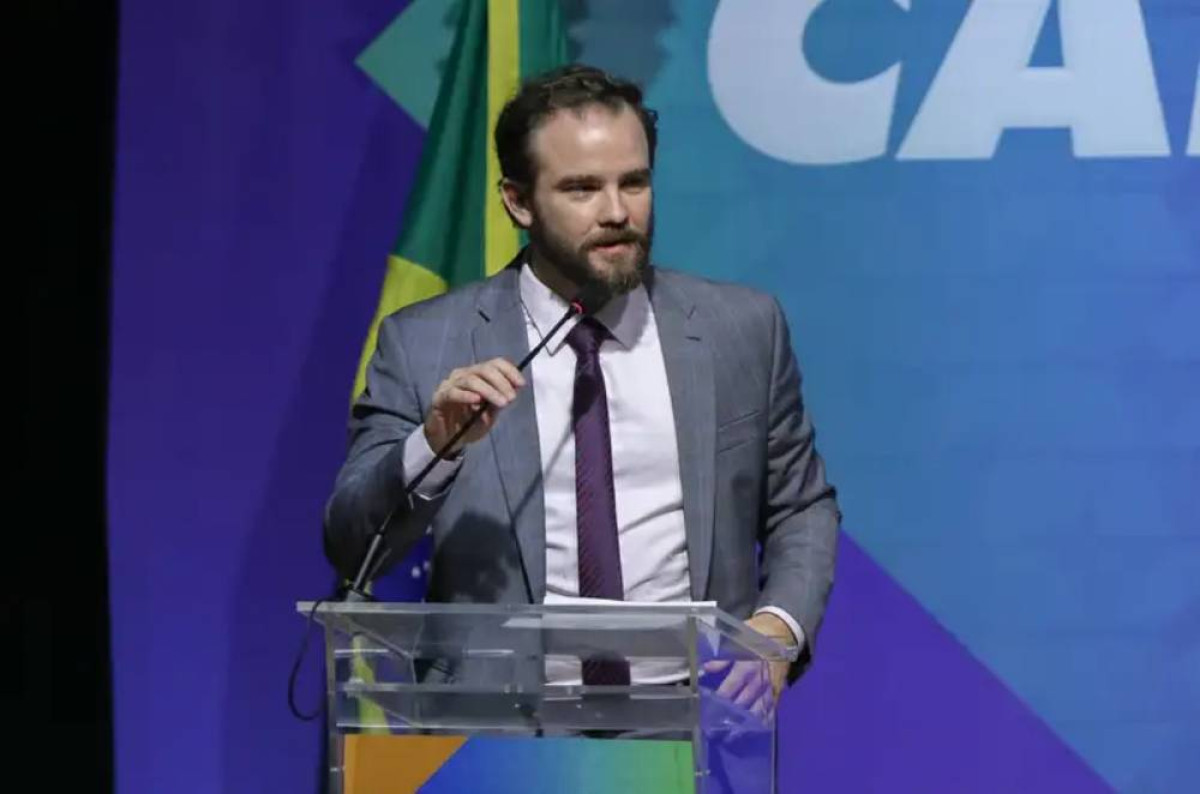 No momento, você está visualizando Governo estuda saque do FGTS para quitar dívidas