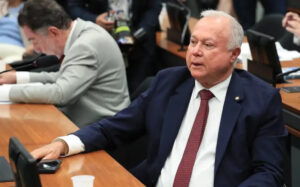 Leia mais sobre o artigo CCJ da Câmara vota parecer que autoriza avanço de PECs