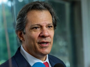 Leia mais sobre o artigo Haddad critica Bolsonaro e defende reeleição de Lula