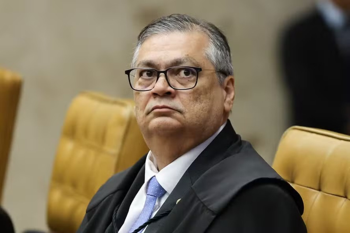 Leia mais sobre o artigo Dino revoga decisão do STJ e exige exame para progressão de preso ligado ao PCC