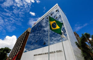 Leia mais sobre o artigo CFOAB, em conjunto com as 27 seccionais, reafirma atuação firme na apuração de infrações éticas da advocacia