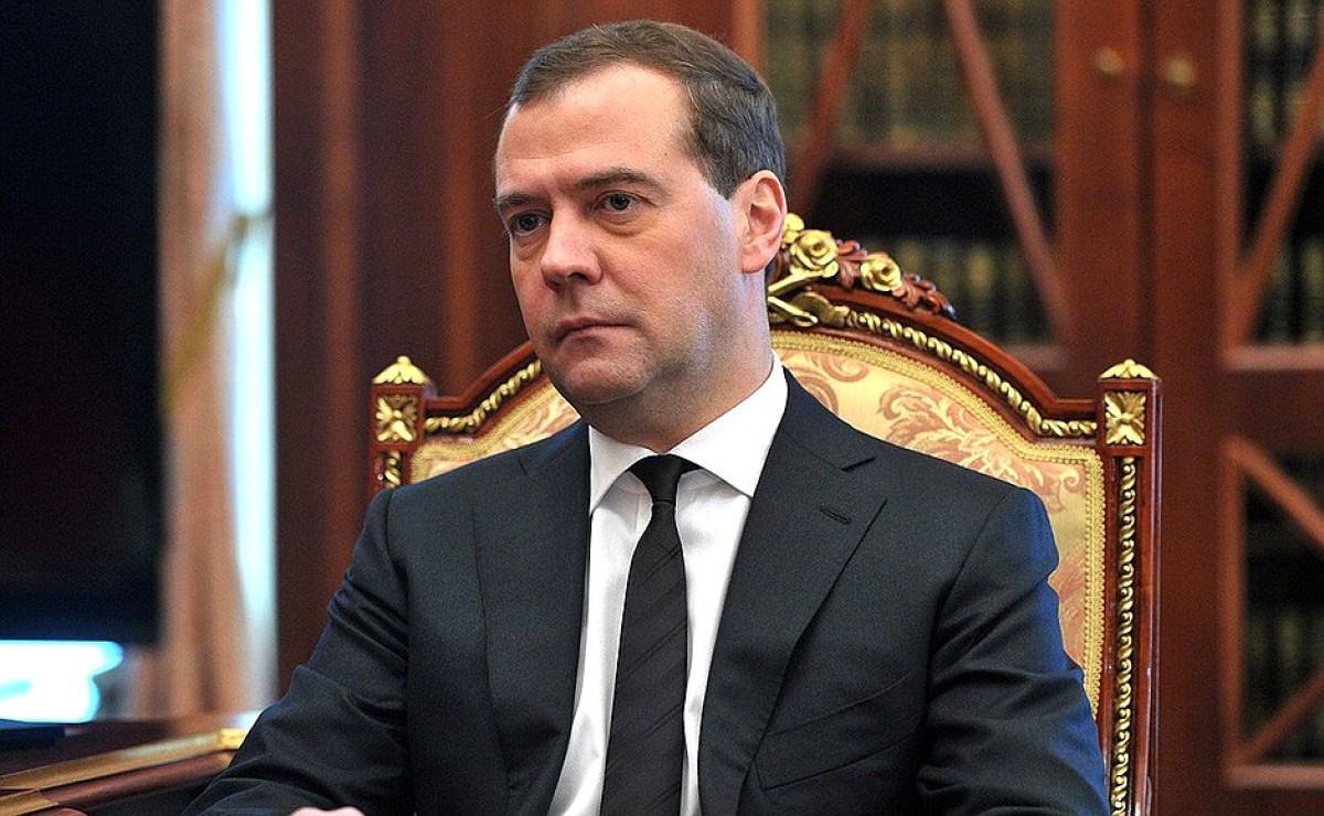No momento, você está visualizando Dmitry Medvedev critica EUA e questiona papel como mediador de conflitos 