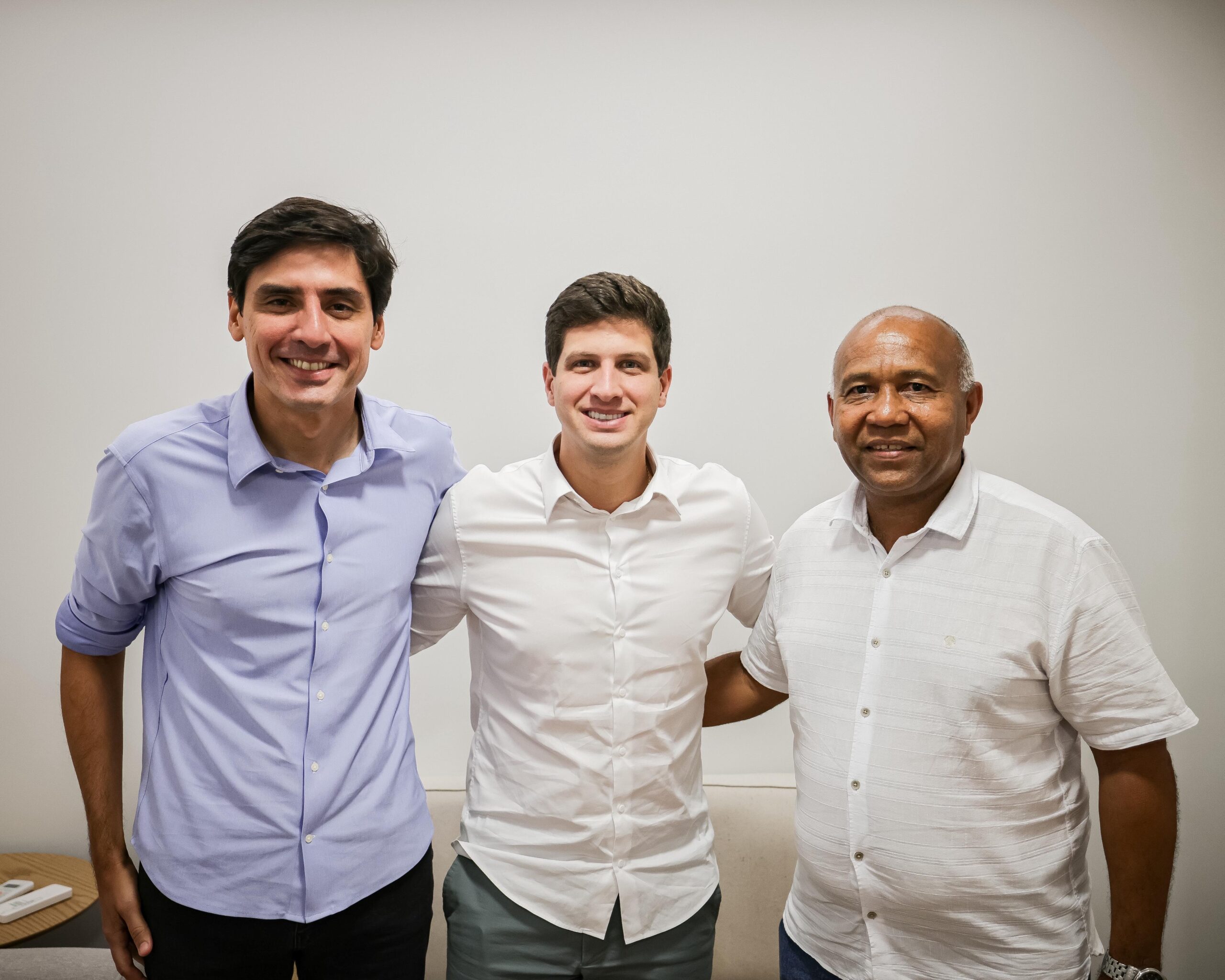 Leia mais sobre o artigo João Campos recebe apoio do ex-prefeito Humberto Mendes e se fortalece no Sertão do São Francisco