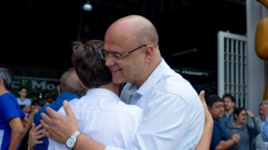 Leia mais sobre o artigo Carlos Braga acompanha Raquel Lyra em evento de educação e cultura em Caruaru