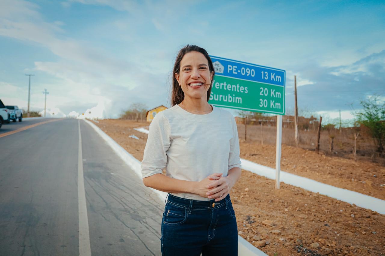 Leia mais sobre o artigo PE na Estrada: Governo de Pernambuco avança na reconstrução de estradas e atinge 100 rodovias contempladas