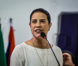 Leia mais sobre o artigo Diante das fortes chuvas, governadora Raquel Lyra cancela agenda em Panelas e monitora situação na sede da Apac