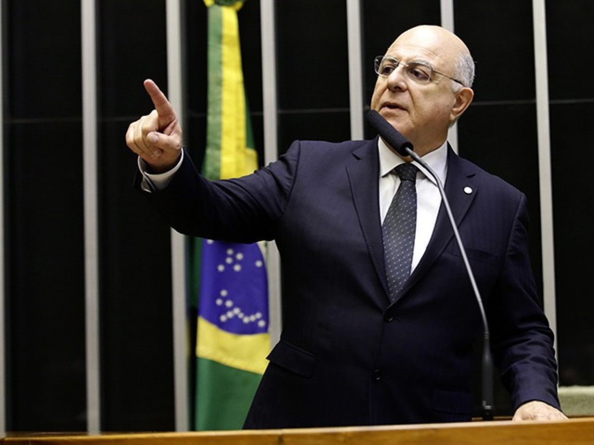 Leia mais sobre o artigo Governistas pressionam relator a reforçar papel do Estado em política de minerais críticos