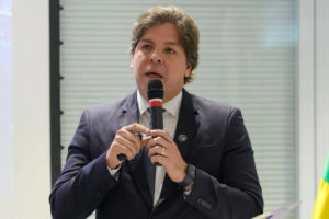 Leia mais sobre o artigo Ministério das Comunicações e Anatel retomam leilão da faixa de 700 MHz para ampliar conectividade em áreas rurais e rodovias do país