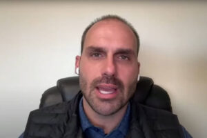 Leia mais sobre o artigo Eduardo Bolsonaro ironiza encontro entre Lula e Trump e questiona discurso sobre soberania
