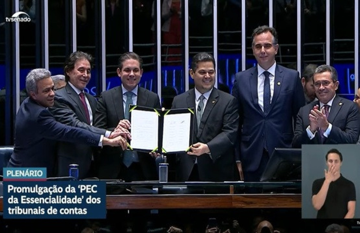 Leia mais sobre o artigo Congresso Nacional promulga PEC da Essencialidade dos Tribunais de Contas