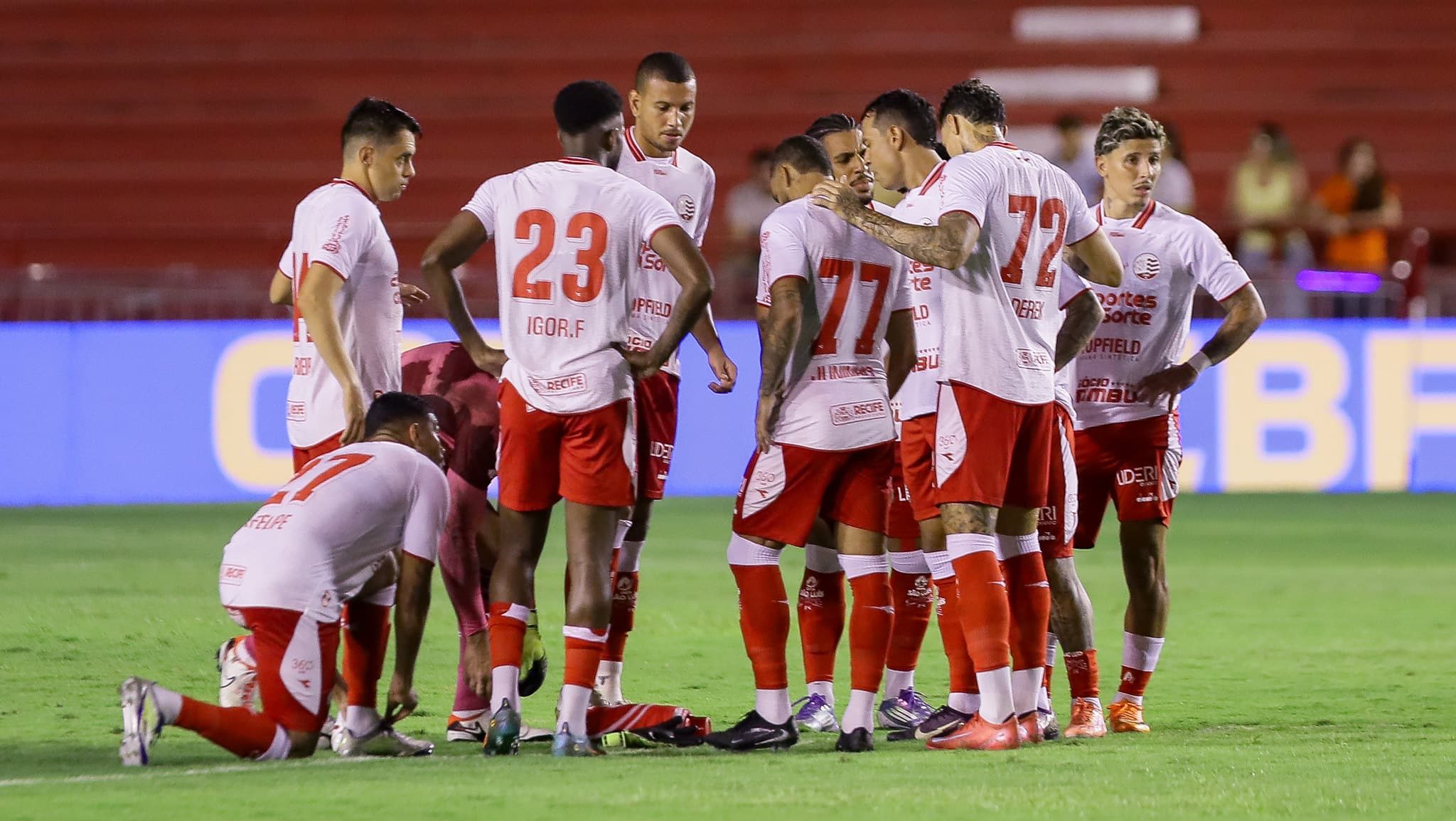 Leia mais sobre o artigo Náutico goleia o América-MG e sobe para o G-4 da série B do Brasileirão