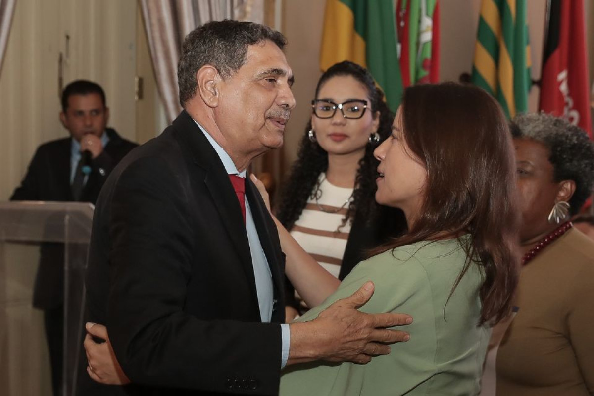 Leia mais sobre o artigo João Paulo compara Raquel Lyra a Dilma e destaca resistência feminina na política