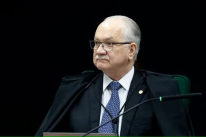 Leia mais sobre o artigo Fachin e Alcolumbre discutem projeto para limitar penduricalhos no Judiciário