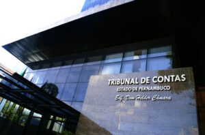 Leia mais sobre o artigo TCE-PE responde consulta sobre contratação de advogados por Câmara Municipal