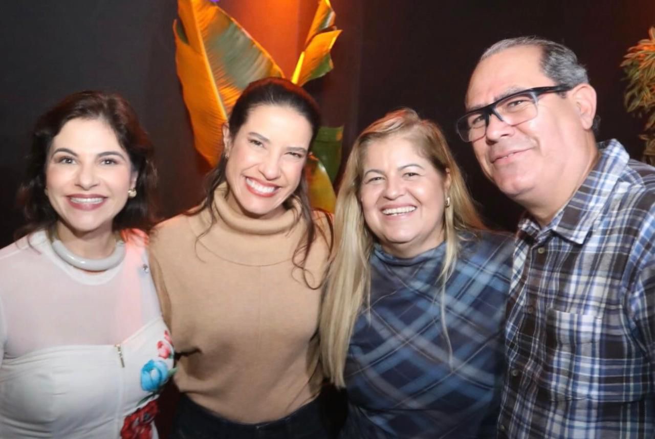 Leia mais sobre o artigo Mano e Andréa Medeiros presenciam entusiasmo da população de Gravatá com a governadora Raquel Lyra