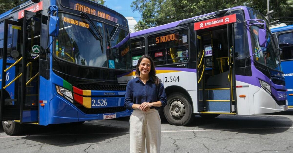 Leia mais sobre o artigo Governadora Raquel Lyra entrega mais 40 ônibus para reforçar transporte público metropolitano e comanda a formação de oficiais da PMPE