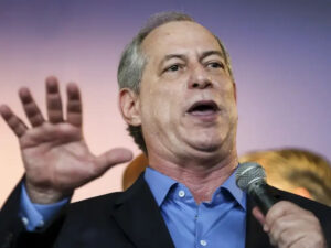 Leia mais sobre o artigo Ciro diz que sanções dos EUA atingirão colaboradores de facções