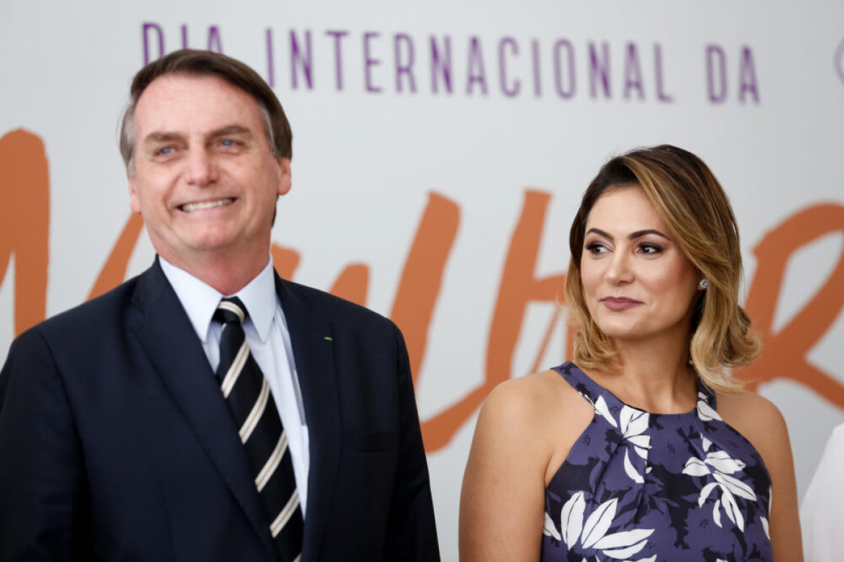 No momento, você está visualizando Michelle Bolsonaro diz que pedirá prorrogação da prisão domiciliar de Jair Bolsonaro