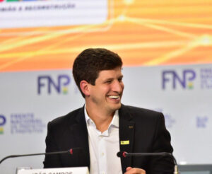 Leia mais sobre o artigo João Campos lança programa de escuta popular “Chega Junto Pernambuco”