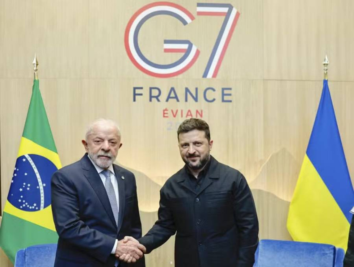 Leia mais sobre o artigo Lula se reúne com Zelensky durante agenda na França