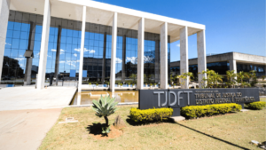 Leia mais sobre o artigo Justiça manda governo suspender anúncios sobre fim da escala 6×1