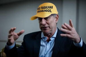 Leia mais sobre o artigo Ciro diz que Lula e Bolsonaro são “rigorosamente iguais”