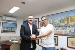 Leia mais sobre o artigo Jarbas Filho amplia base política e recebe apoio do prefeito de Paranatama