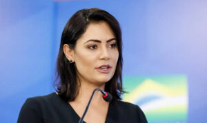 Leia mais sobre o artigo Michelle nega atrito com Flávio e prega união contra governo Lula