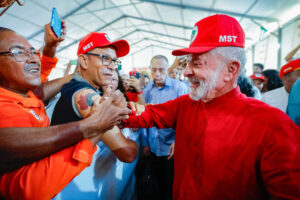 Leia mais sobre o artigo PT vê perda de credibilidade de Flávio após pesquisa Quaest