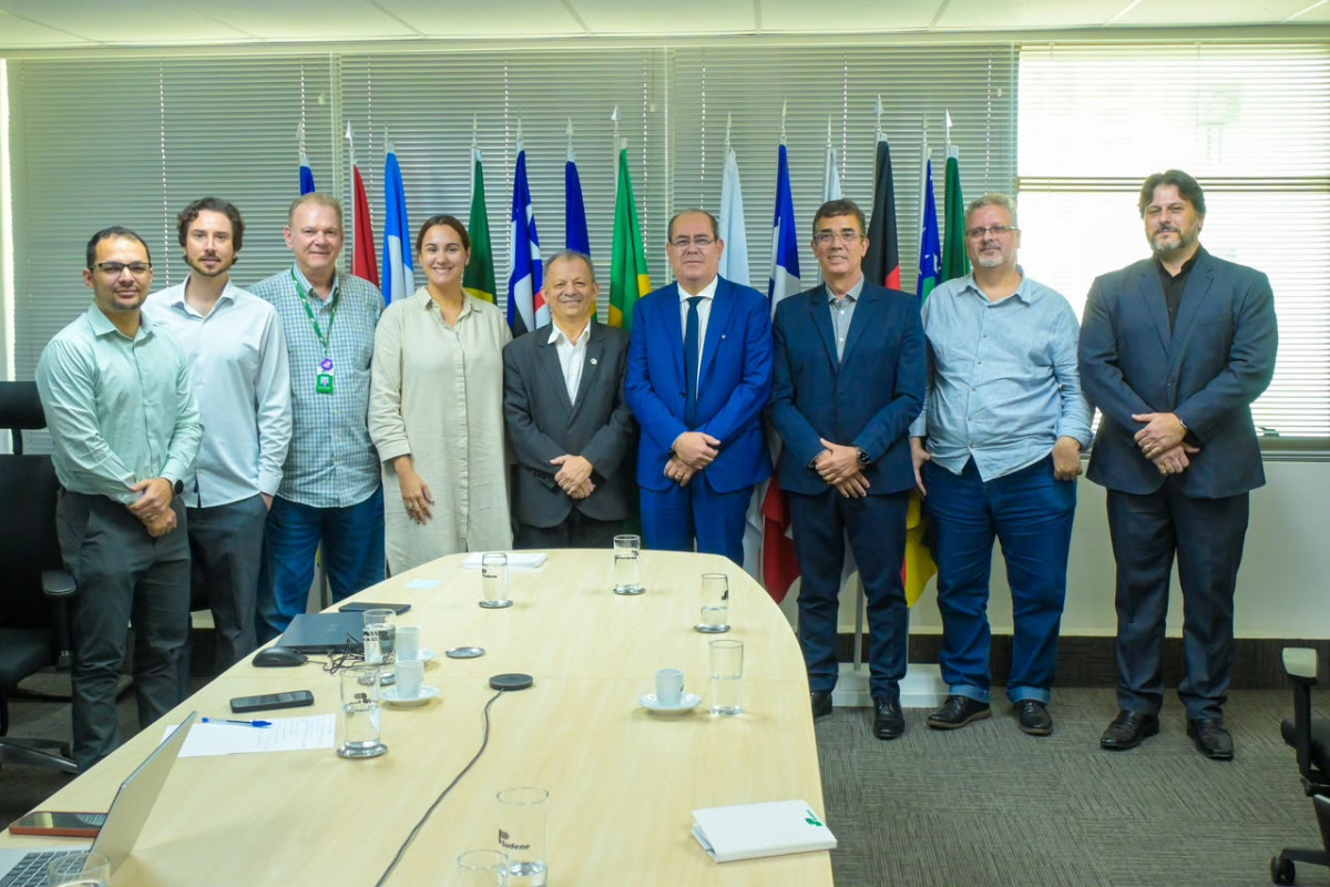 Leia mais sobre o artigo Mano Medeiros debate Reforma Tributária e desenvolvimento regional em reunião na Sudene