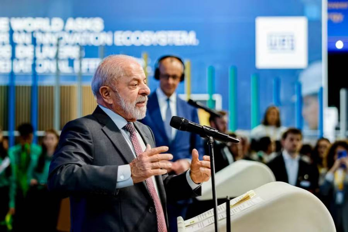 Leia mais sobre o artigo Aliados de Lula veem apoio de Trump e Milei a Flávio como tentativa de interferência eleitoral