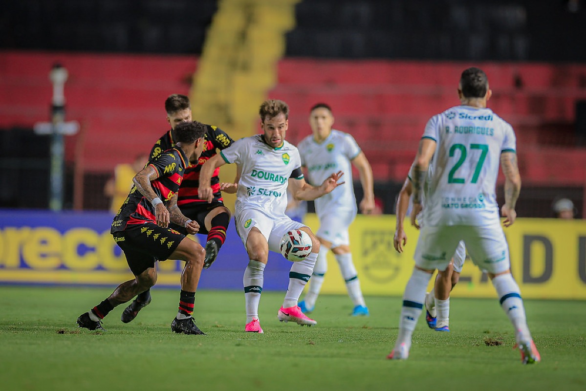 Leia mais sobre o artigo Sport empata com o Cuiabá na Ilha e crise aumenta na Série B